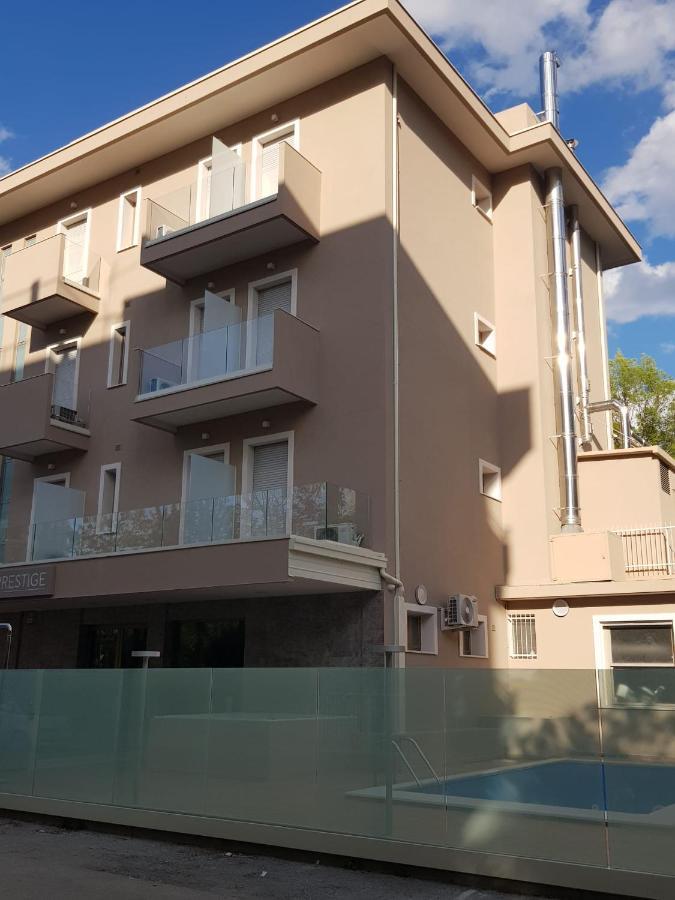 Hotel Prestige Rimini Esterno foto