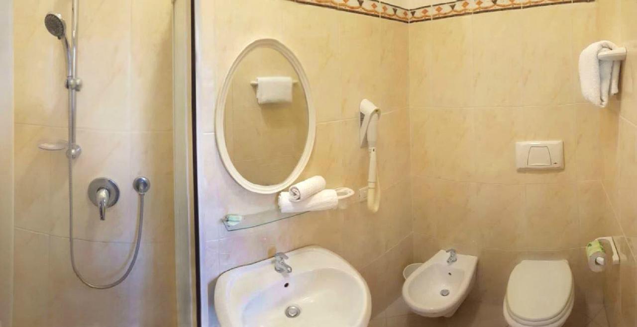 Hotel Prestige Rimini Esterno foto