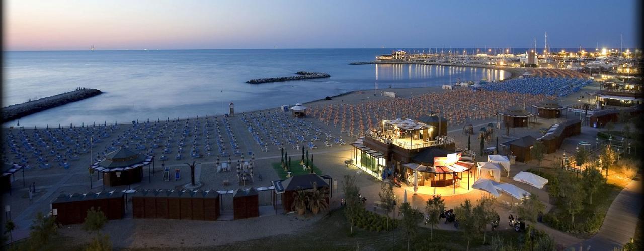Hotel Prestige Rimini Esterno foto