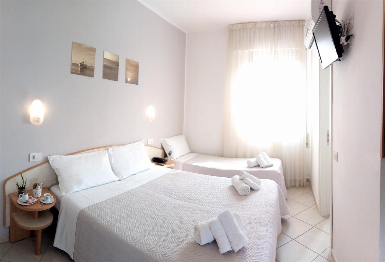 Hotel Prestige Rimini Esterno foto